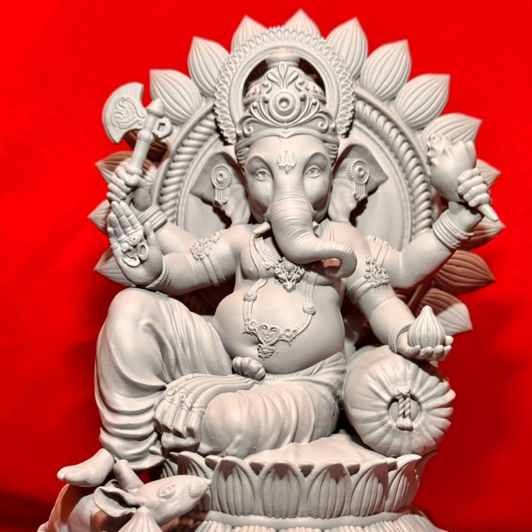 Figura de acción de un superhéroe muscular con gafas y traje azul y dorado. Ciclope X-MEN